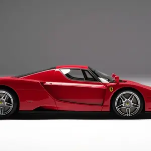 Prémiová kvalita - Ferrari Enzo (2002)
