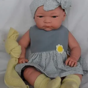 Realistické miminko - holčička - Jenny v šedých šatech od firmy Lamagik | Pouze dnes