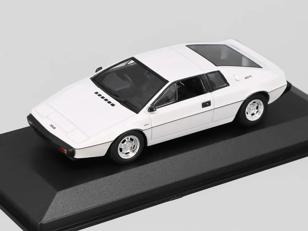 Skladem - Lotus Esprit 1978 1 43 - MAXICHAMPS kovový model auta